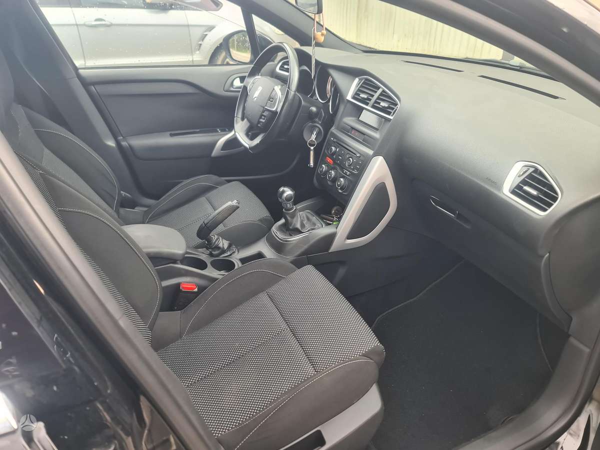 Citroen DS4, 1.6 l., hatchback