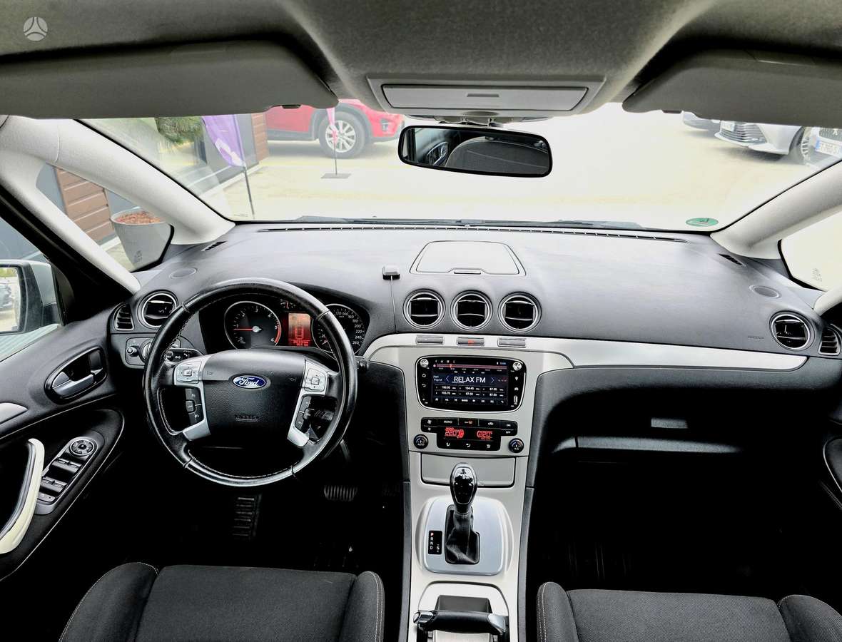 Ford S-MAX 2011 — photo 13