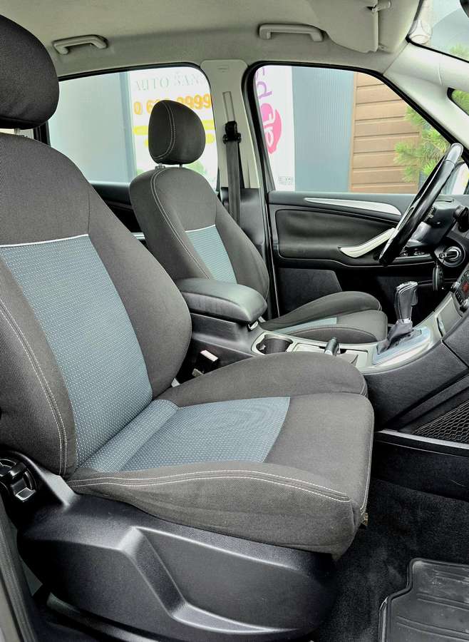 Ford S-MAX 2011 — photo 20