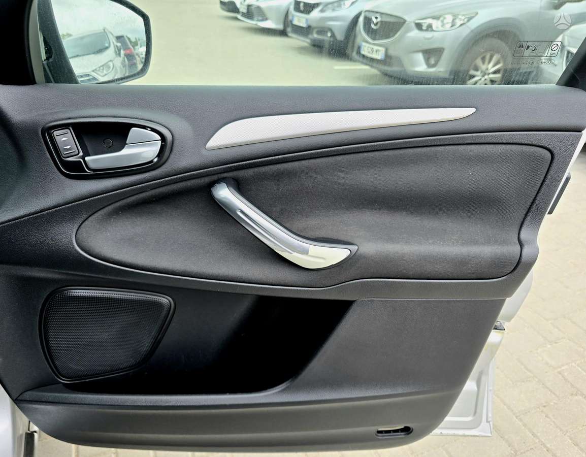 Ford S-MAX 2011 — photo 26