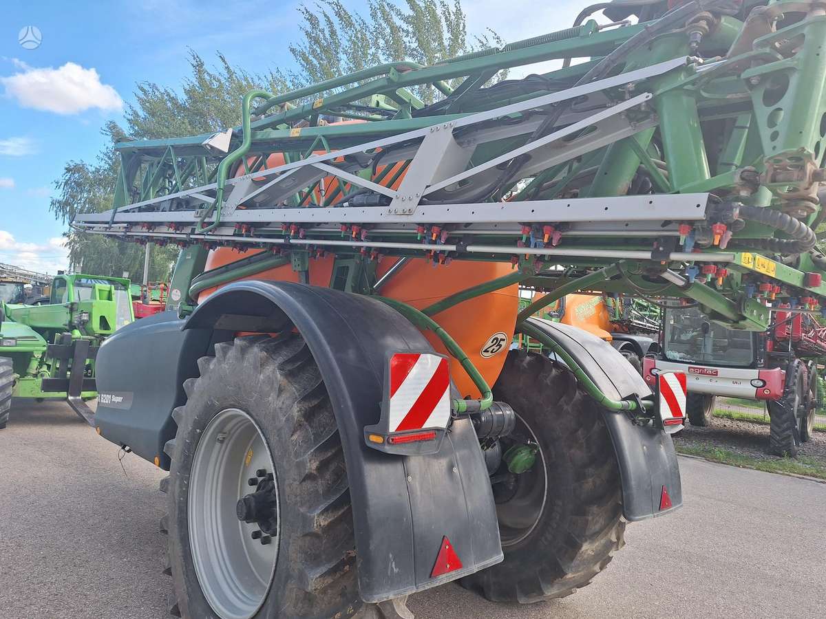 Amazone UX 6201 Super, sprayers