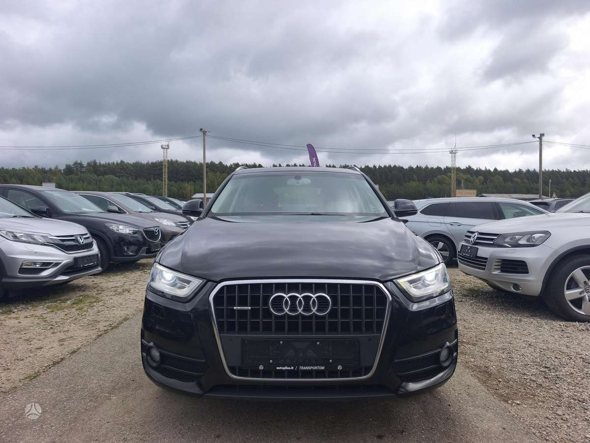 Audi Q3, 2.0 l., off-road / crossover