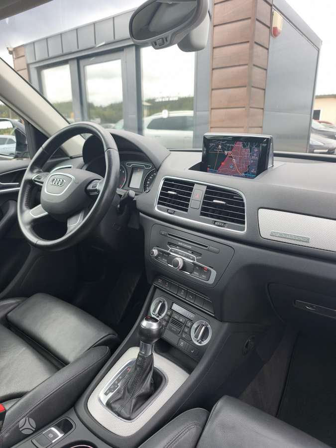Audi Q3, 2.0 l., Внедорожник / Кроссовер