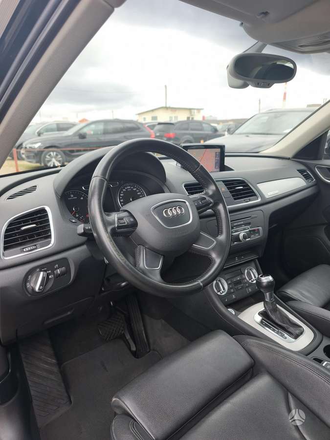 Audi Q3, 2.0 l., Внедорожник / Кроссовер