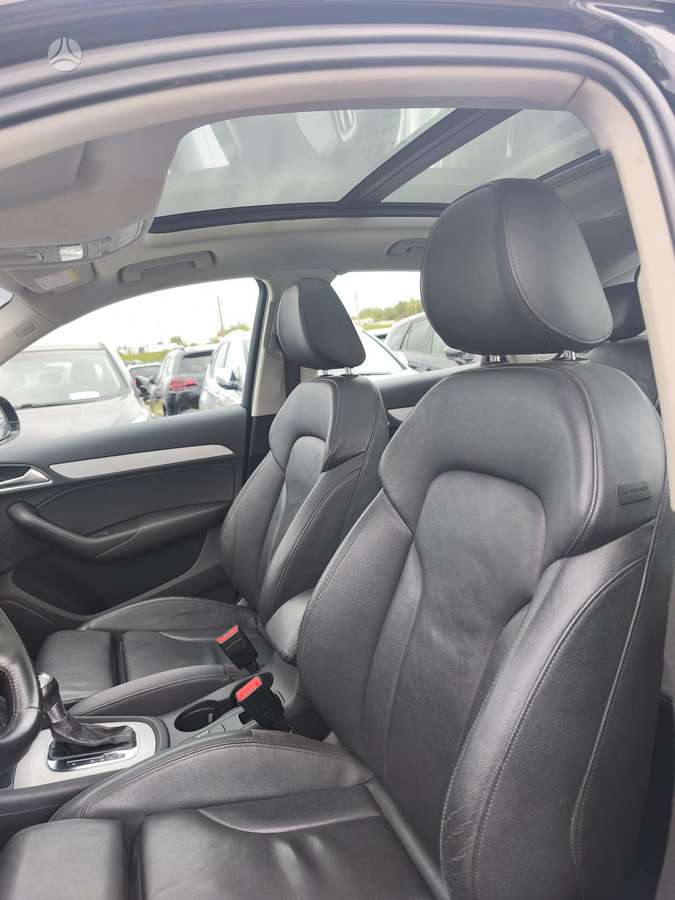 Audi Q3, 2.0 l., Внедорожник / Кроссовер