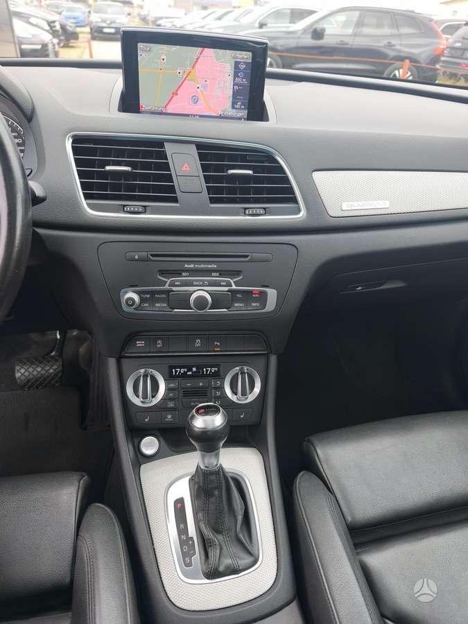 Audi Q3, 2.0 l., Внедорожник / Кроссовер