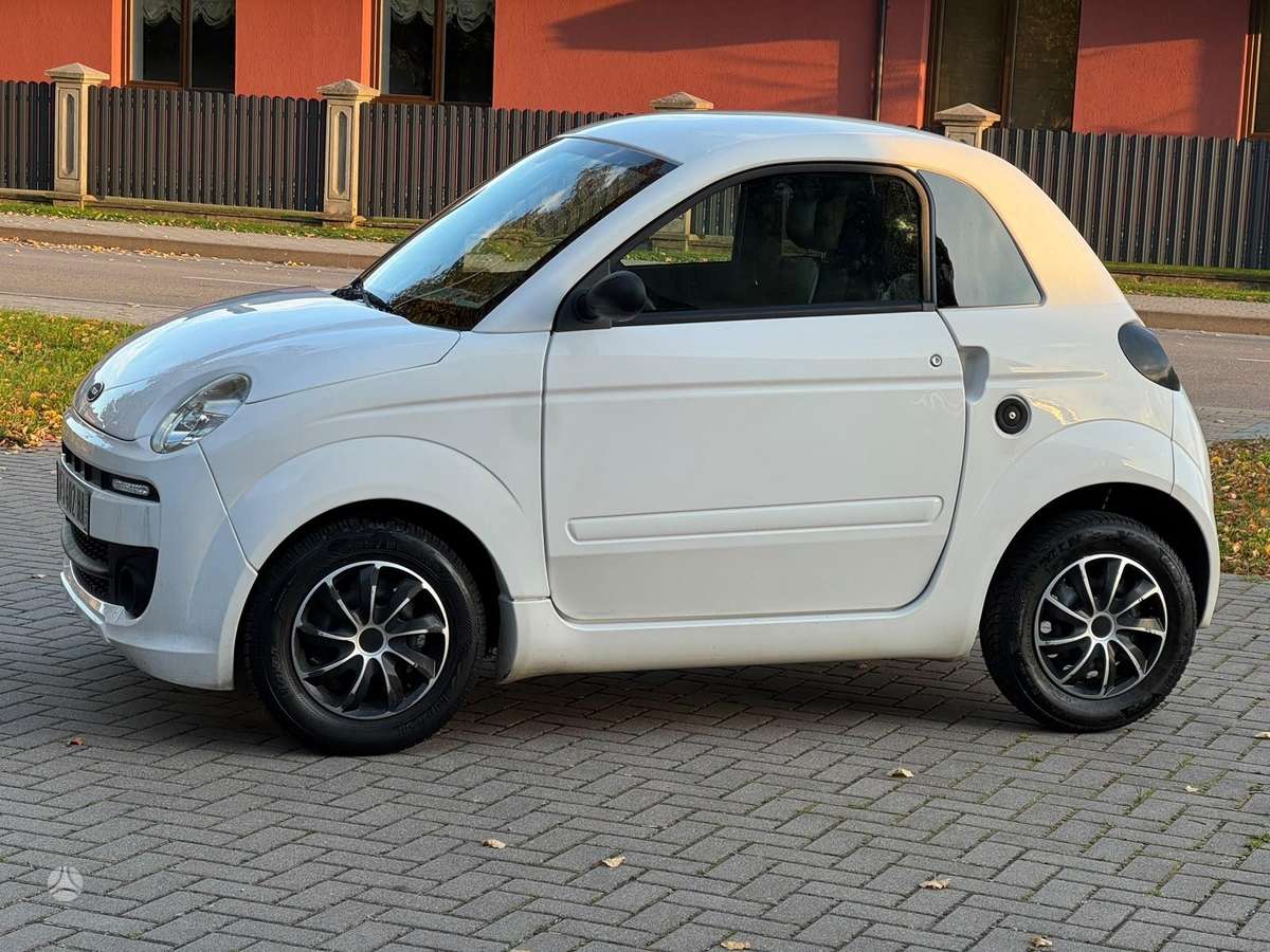 Microcar DUE, Хэтчбек