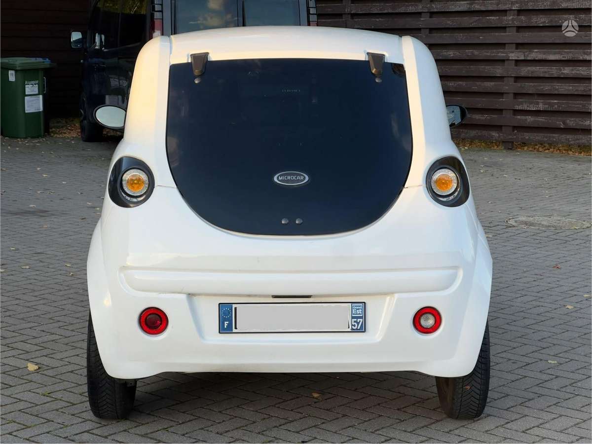 Microcar DUE, Хэтчбек