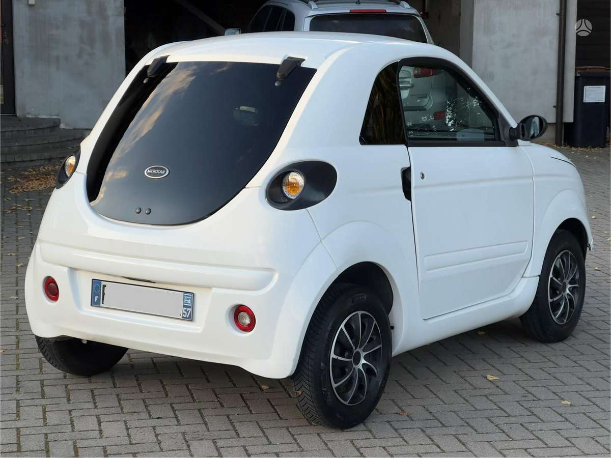 Microcar DUE, Хэтчбек