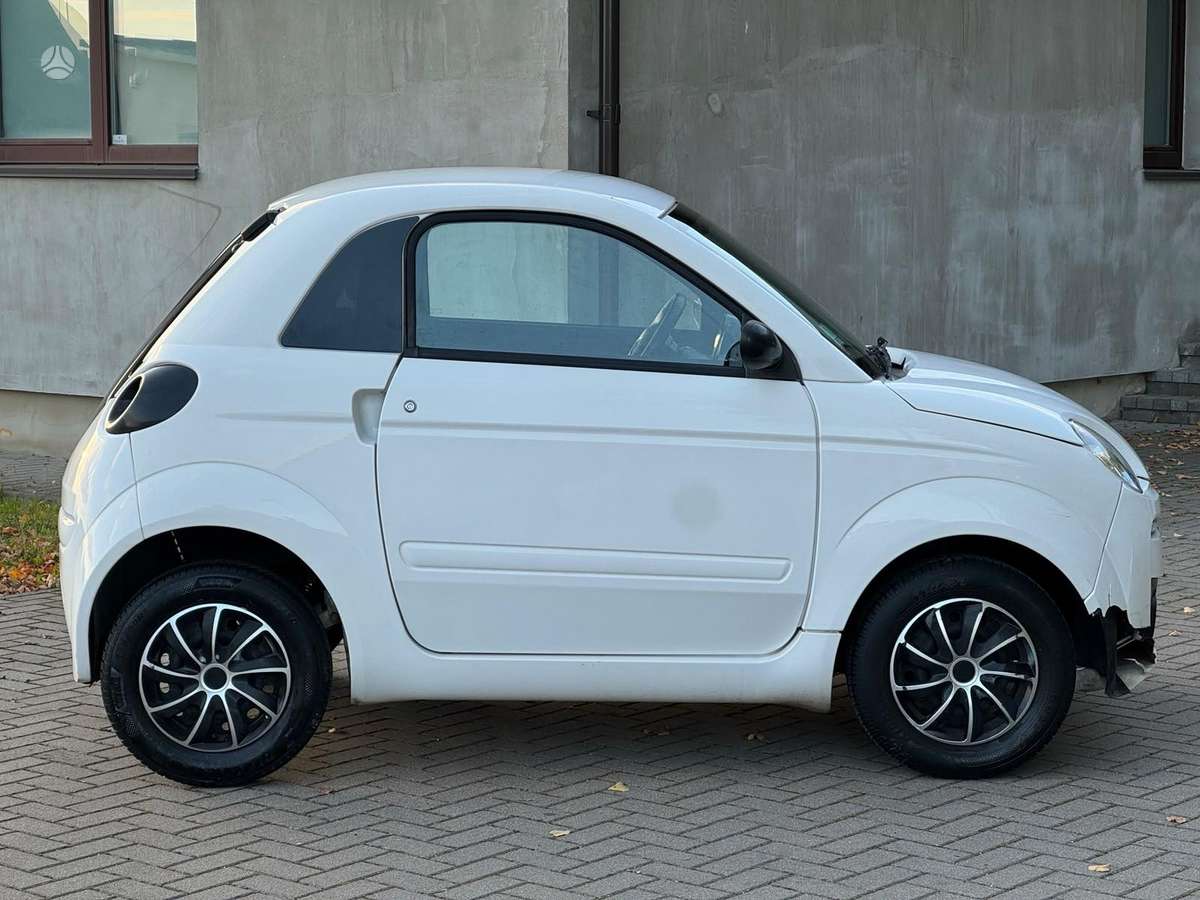 Microcar DUE, Хэтчбек