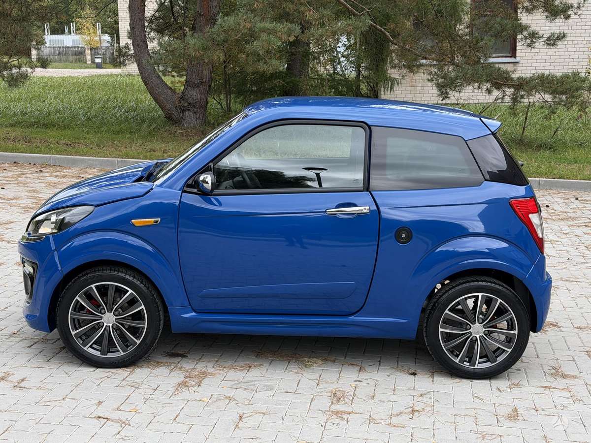 Ligier JS50, 0.5 l., hatchback