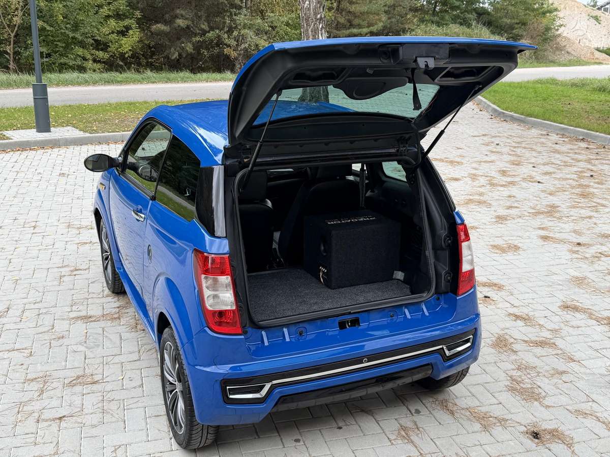 Ligier JS50, 0.5 l., hatchback