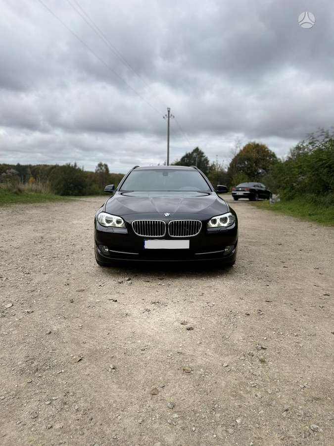 BMW 520, universalas