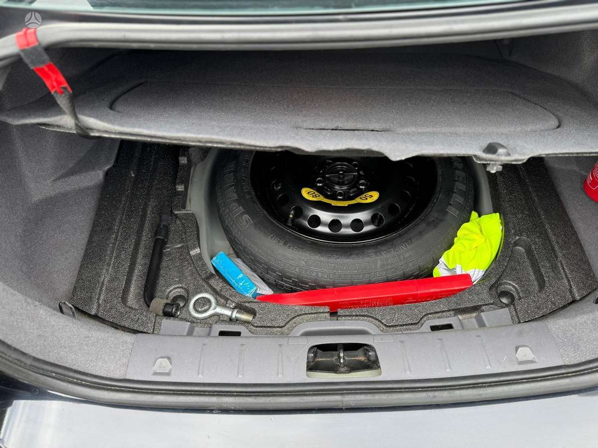 Volvo S40, 1.6 l., Седан