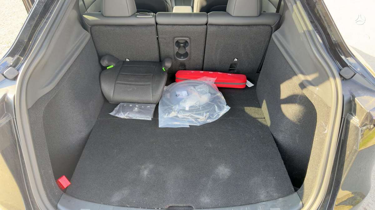 Tesla Model Y, Внедорожник / Кроссовер