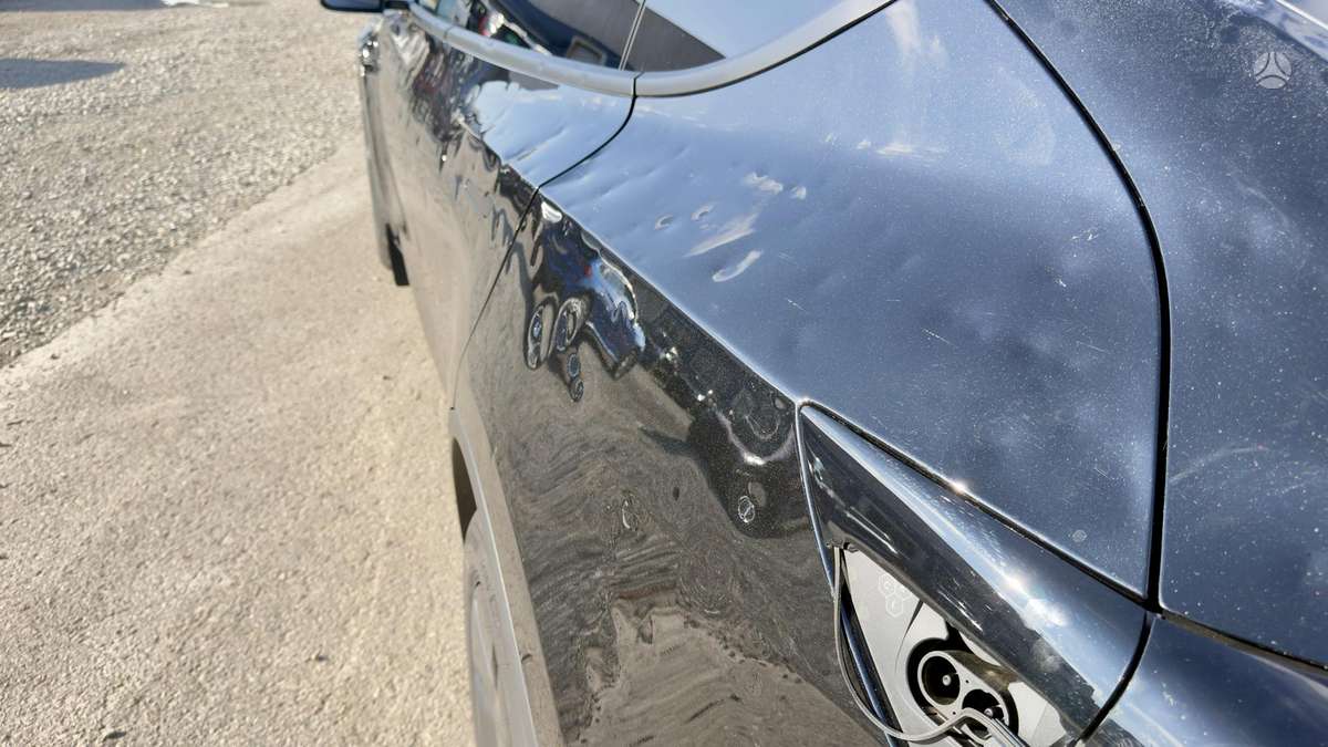 Tesla Model Y, Внедорожник / Кроссовер