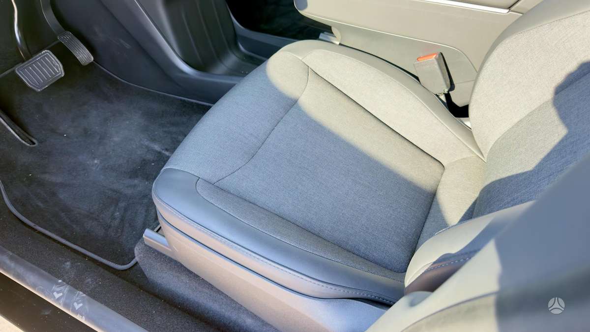 Tesla Model Y, off-road / crossover