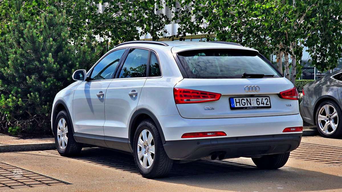 Audi Q3, 2.0 l., Внедорожник / Кроссовер