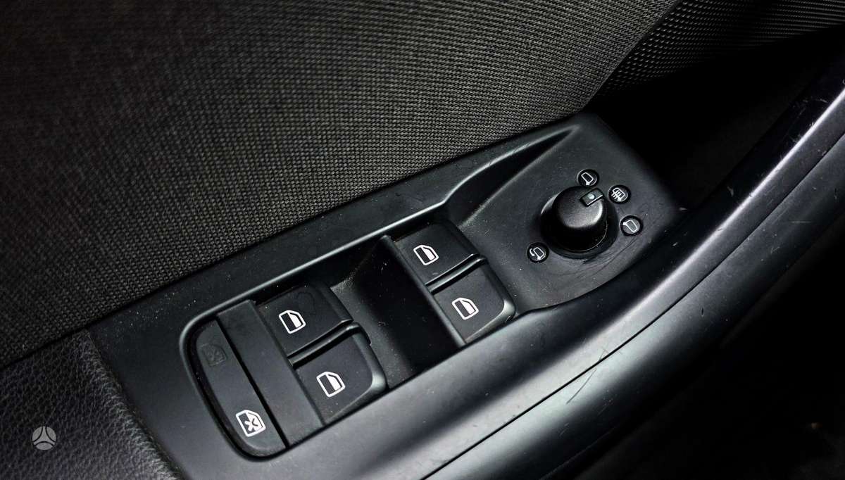 Audi Q3, 2.0 l., off-road / crossover