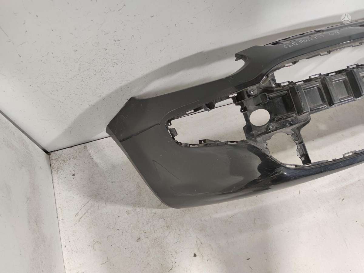 Fiat Punto бамперы (буфера), фары