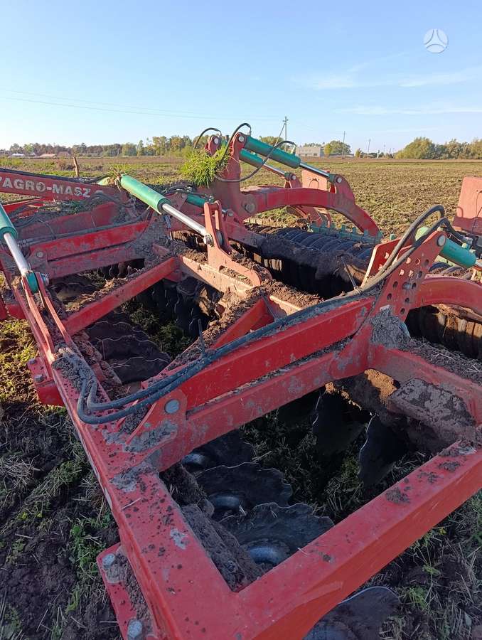 AGRO-MASZ BT60, скребки, скрубберы