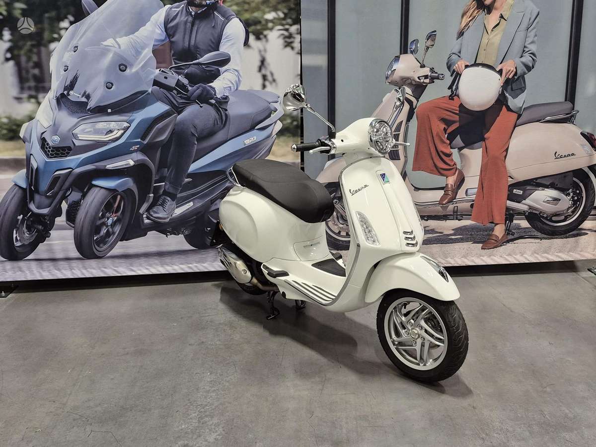 Piaggio Vespa, scooters / mopeds
