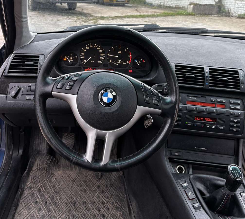 BMW 320, sedanas