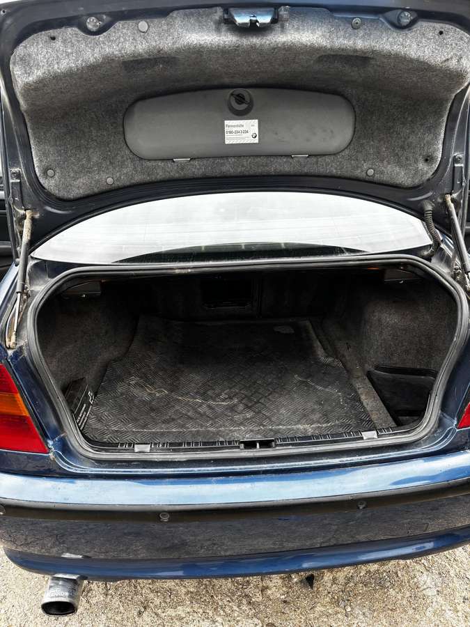 BMW 320, sedanas