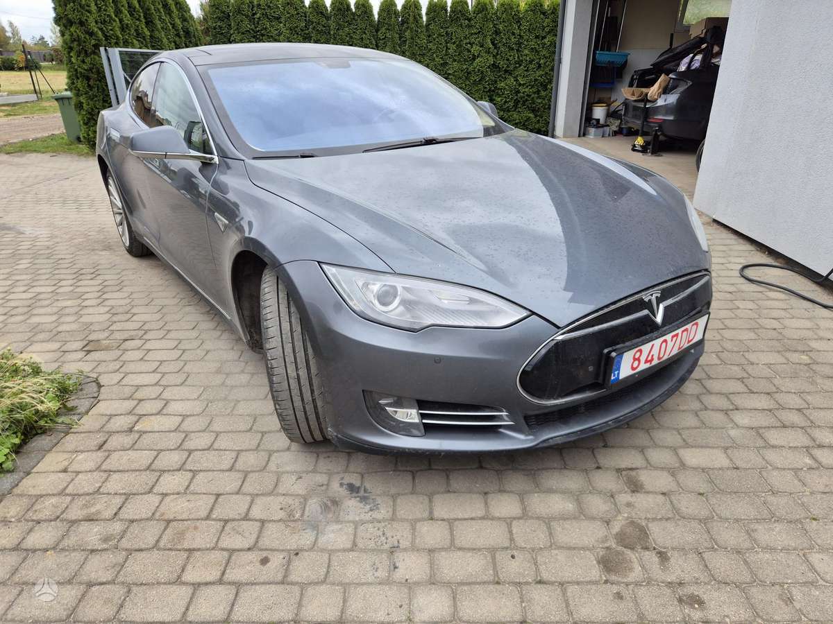 Tesla Model S, 90 кВт·ч, Седан