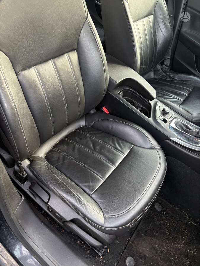 Opel Insignia dalimis. Metalynas rrr