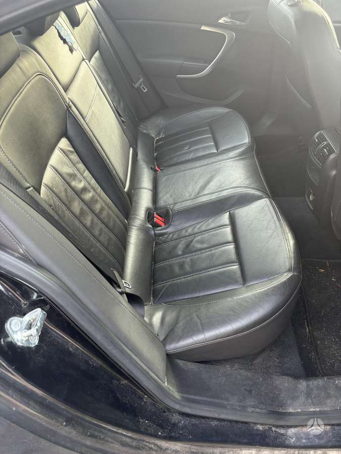 Opel Insignia dalimis. Metalynas rrr