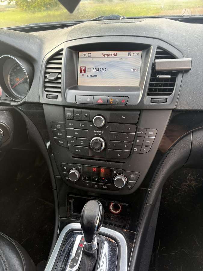 Opel Insignia dalimis. Metalynas rrr