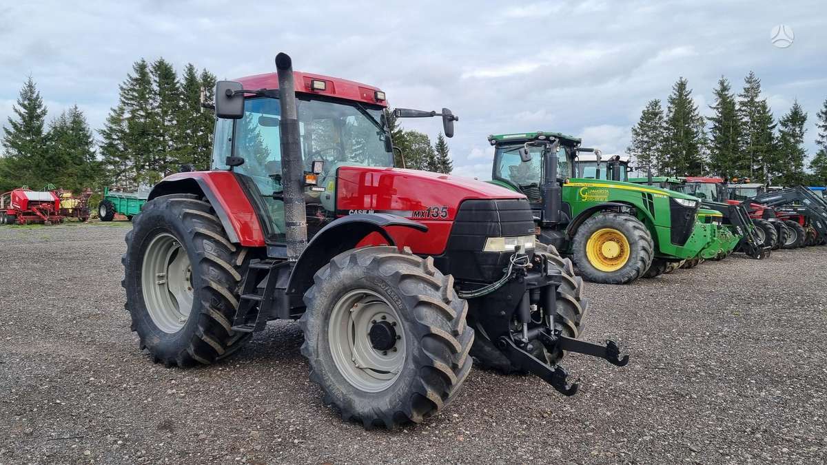 Case-IH MX135, traktoriai