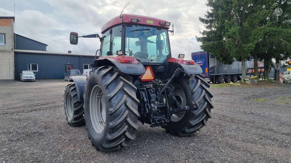 Case-IH MX135, tractors