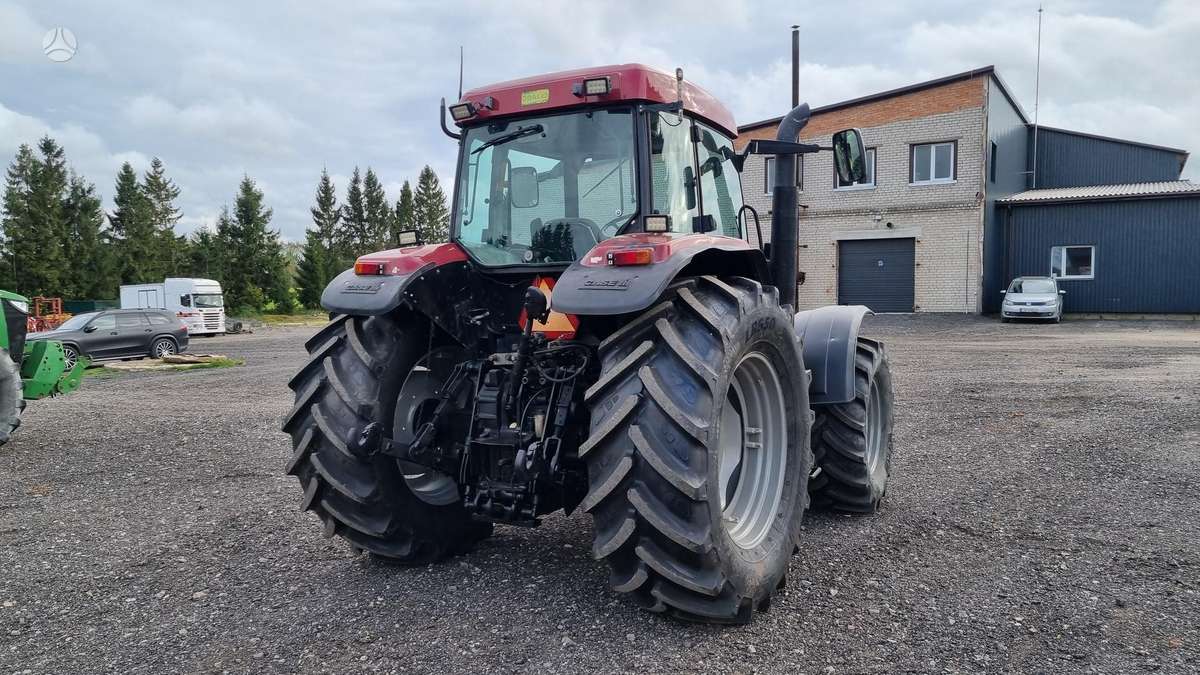 Case-IH MX135, traktoriai