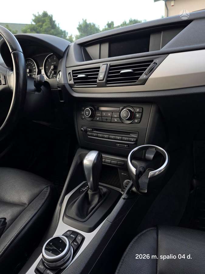 BMW X1, 2.0 l., off-road / crossover