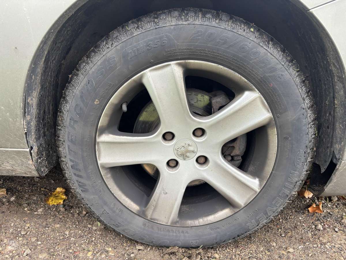 Peugeot 5008 2011 — photo 12