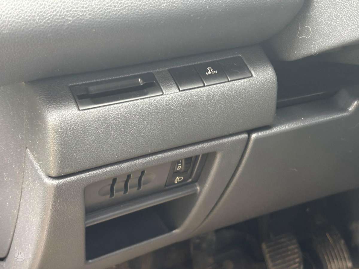 Peugeot 5008 2011 — photo 14