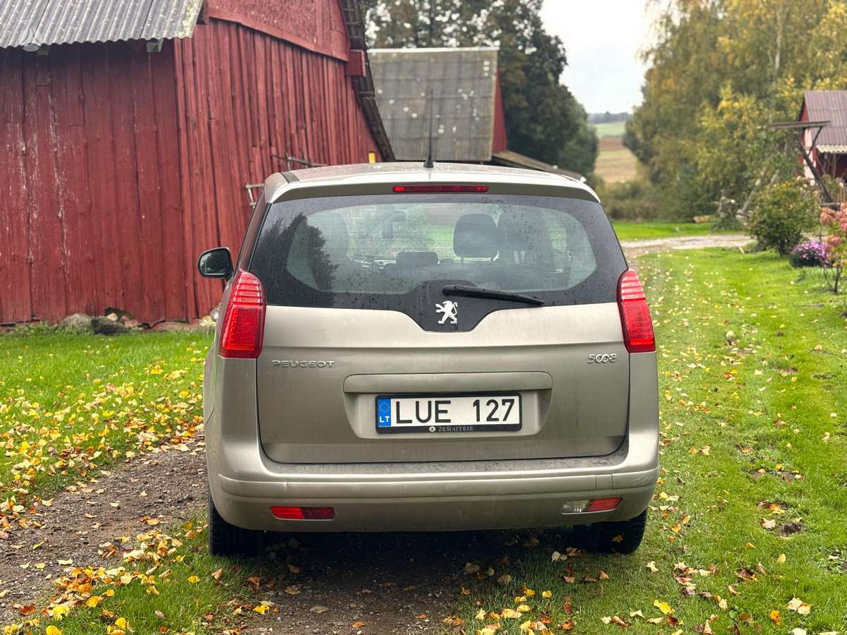 Peugeot 5008 2011 — photo 6
