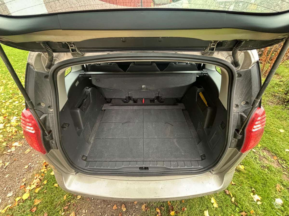 Peugeot 5008 2011 — photo 7