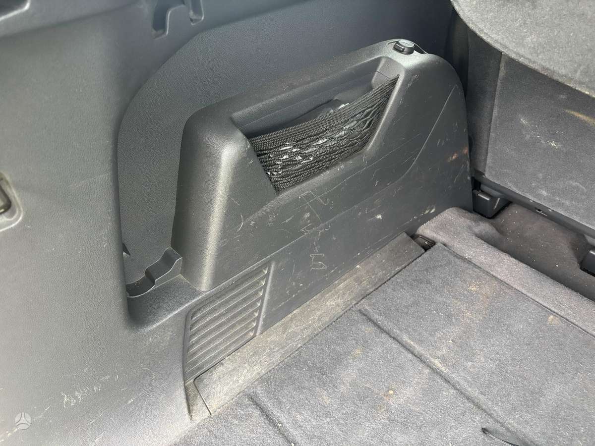 Peugeot 5008 2011 — photo 20