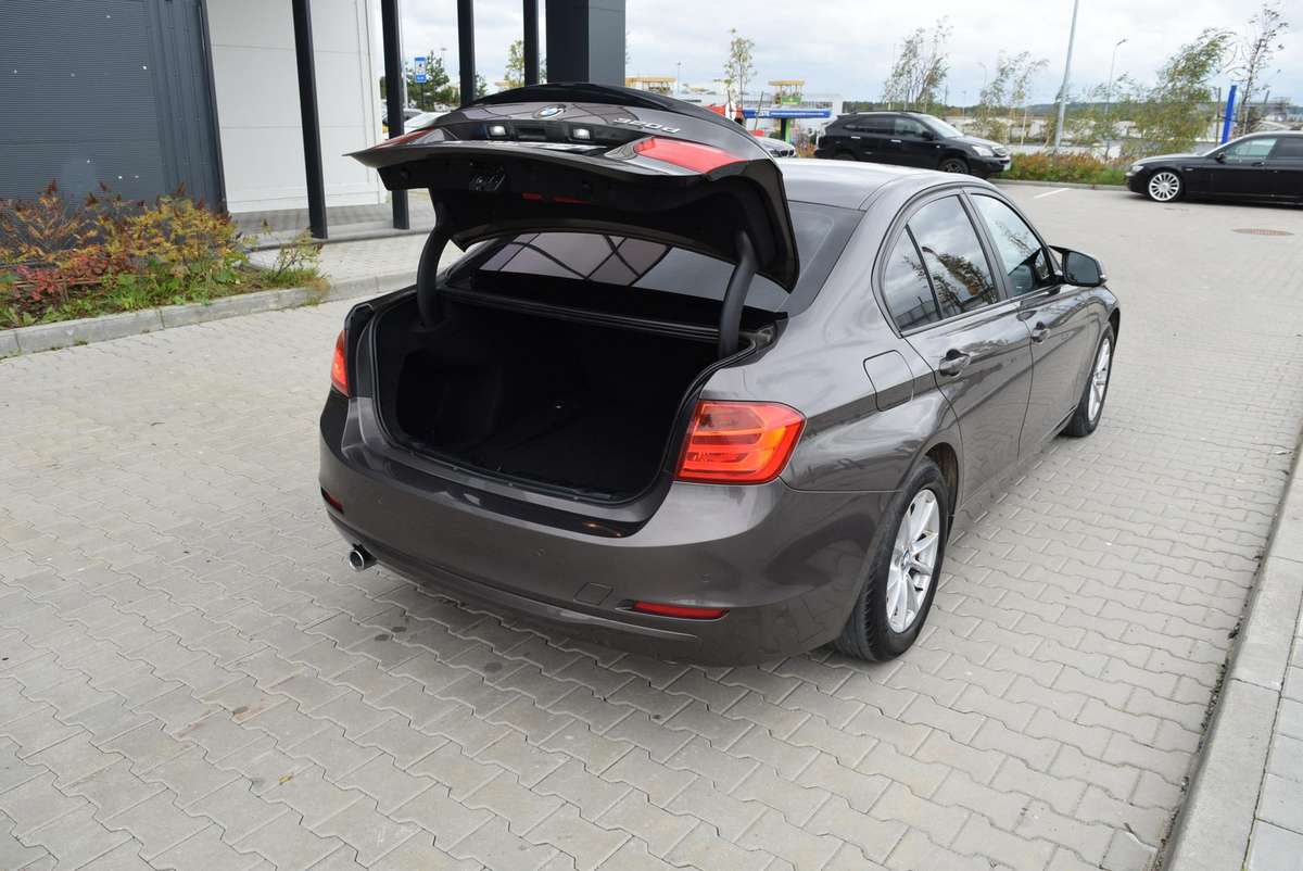 BMW 320, 2.0 l., Седан