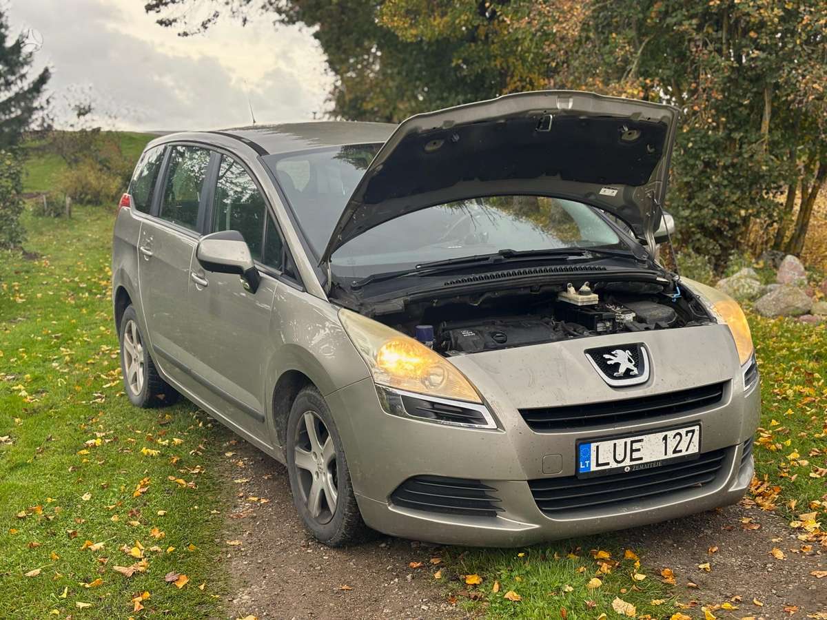 Peugeot 5008 2011 — photo 8