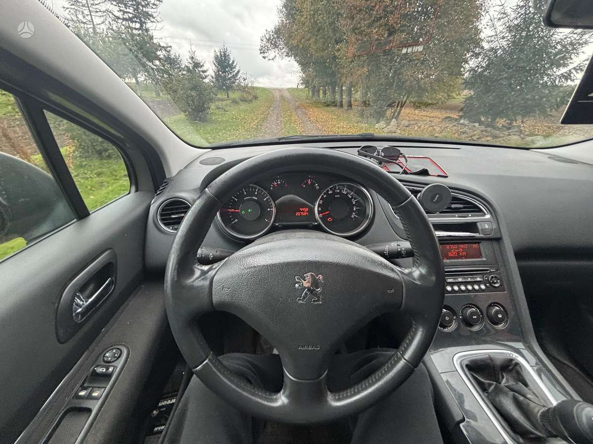 Peugeot 5008 2011 — photo 37