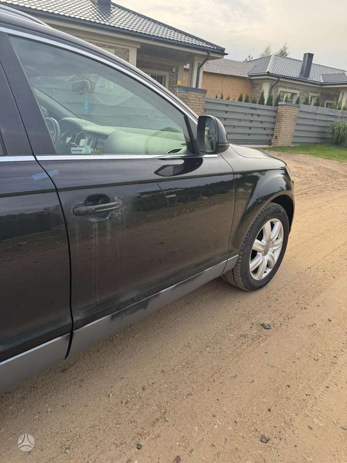 Audi Q7, 4.2 l., off-road / crossover