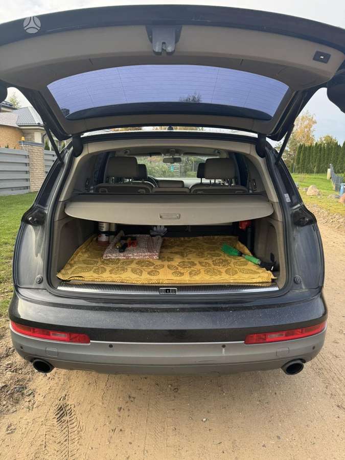 Audi Q7, 4.2 l., off-road / crossover