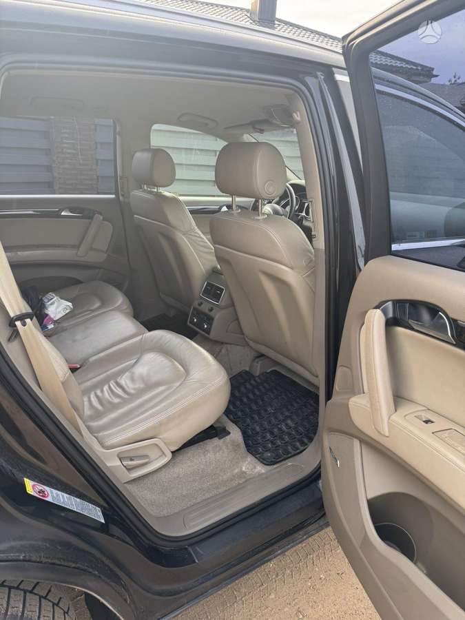 Audi Q7, 4.2 l., off-road / crossover