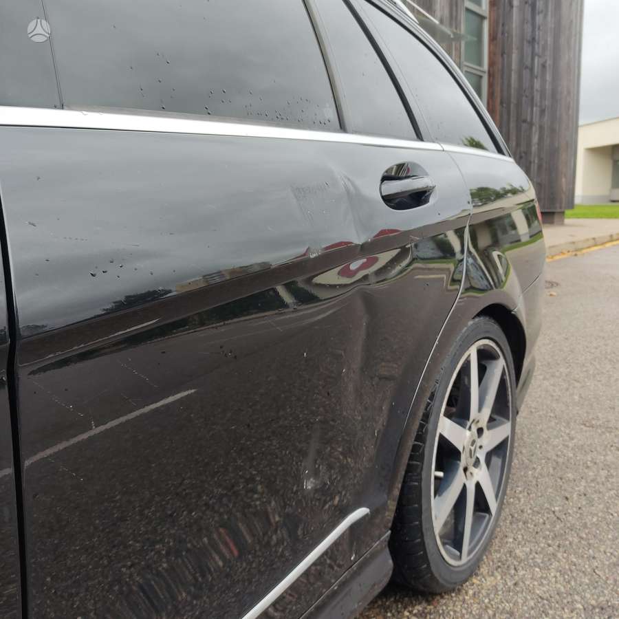 Mercedes-Benz C220 2011 — photo 8