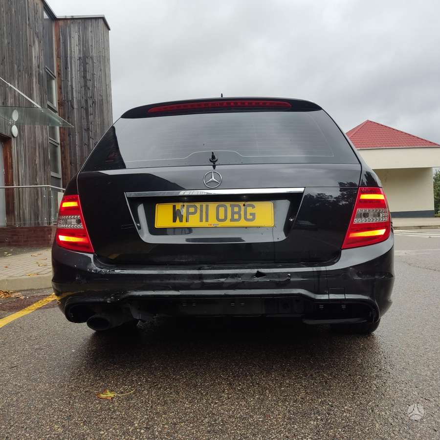 Mercedes-Benz C220 2011 — photo 9