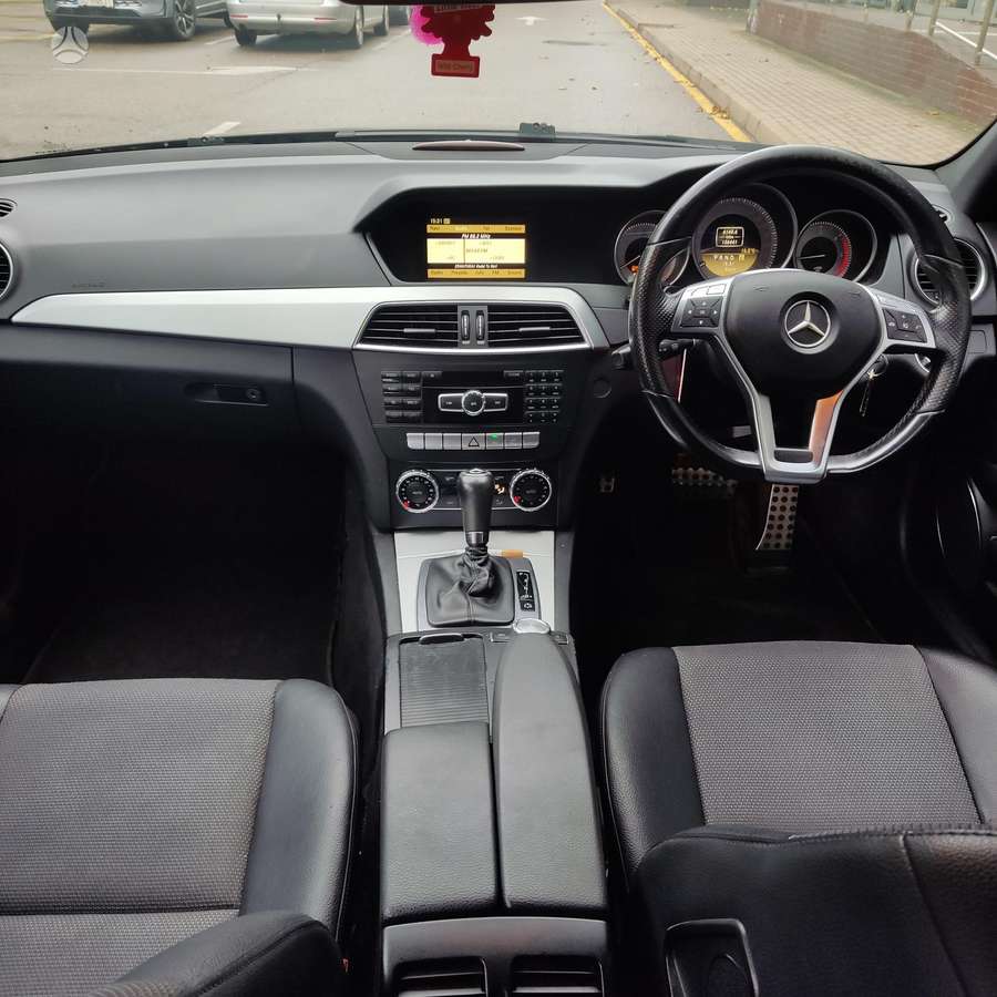 Mercedes-Benz C220 2011 — photo 11